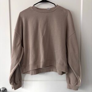 Divided short sweater